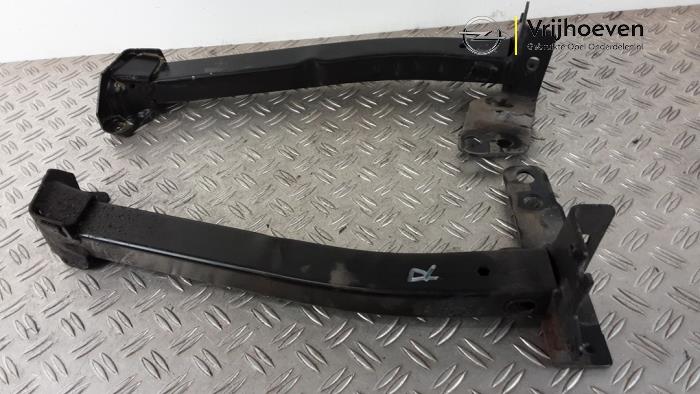 Subframe van een Opel Mokka 1.2 Turbo 12V 2021