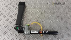 Gebruikte Gordelspanner links Opel Karl 1.0 12V Prijs € 100,00 Margeregeling aangeboden door Autodemontage Vrijhoeven B.V.