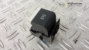 Gebruikte Handrem schakelaar Opel Mokka 1.2 Turbo 12V Prijs € 20,00 Margeregeling aangeboden door Autodemontage Vrijhoeven B.V.