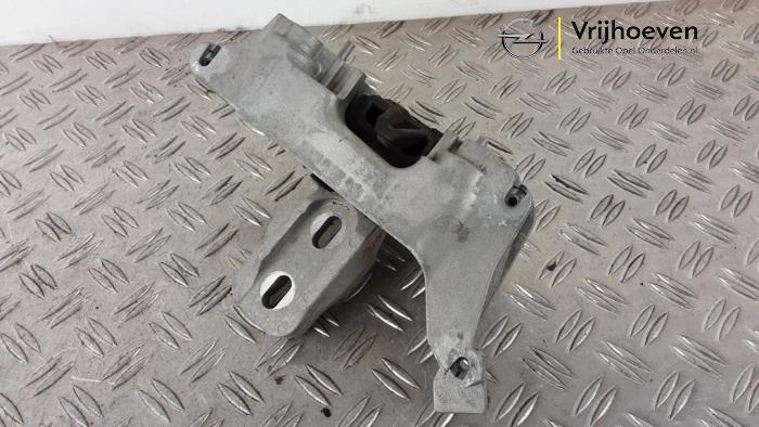 Motorsteun van een Opel Mokka 1.2 Turbo 12V 2021