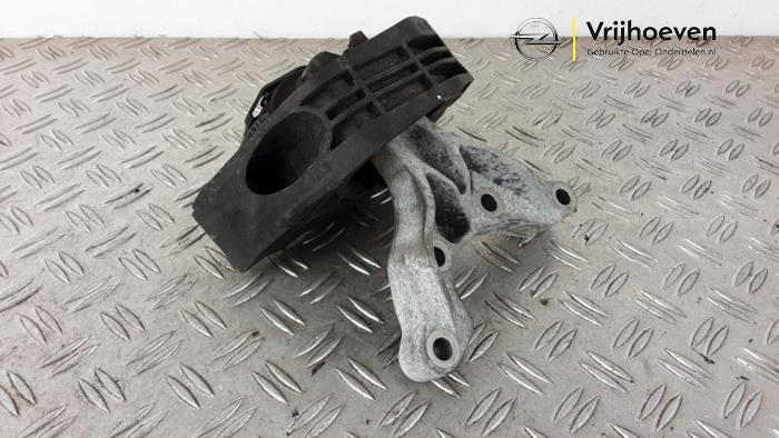 Gebruikte Motorrubber Opel Mokka 1.2 Turbo 12V Prijs € 80,00 Margeregeling aangeboden door Autodemontage Vrijhoeven B.V.