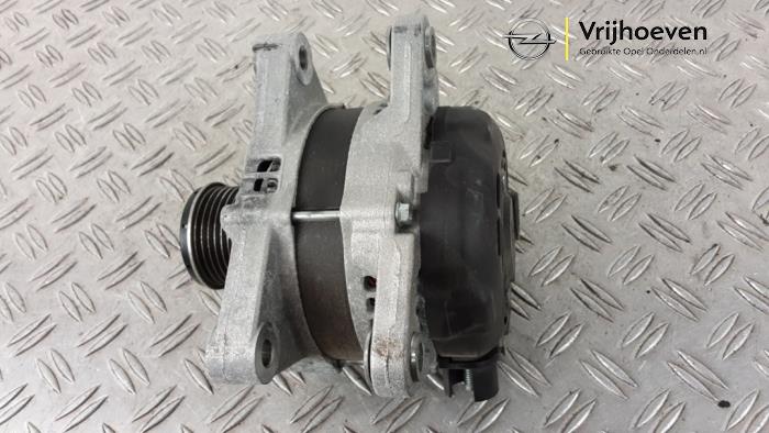 Dynamo van een Opel Crossland (X) 1.2 Turbo 12V Euro 6d-temp 2021