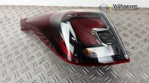 Gebruikte Achterlicht links Opel Crossland (X) 1.2 12V Prijs € 40,00 Margeregeling aangeboden door Autodemontage Vrijhoeven B.V.