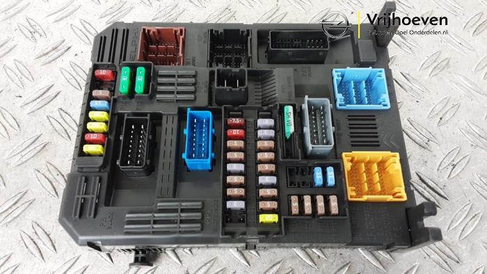 Gebruikte Bodycontrol Module Opel Crossland (X) 1.2 Turbo 12V Prijs € 75,00 Margeregeling aangeboden door Autodemontage Vrijhoeven B.V.