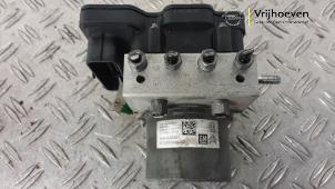 Gebruikte ABS Pomp Opel Crossland (X) 1.2 Turbo 12V Prijs € 150,00 Margeregeling aangeboden door Autodemontage Vrijhoeven B.V.