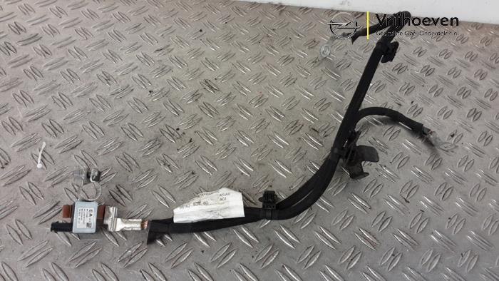 Gebruikte Accu sensor Opel Crossland (X) 1.2 Turbo 12V Prijs € 65,00 Margeregeling aangeboden door Autodemontage Vrijhoeven B.V.