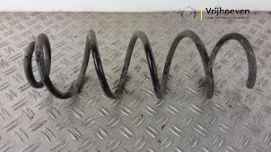 Gebruikte Schroefveer achter Opel Combo Cargo 1.6 CDTI 100 Prijs € 30,00 Margeregeling aangeboden door Autodemontage Vrijhoeven B.V.