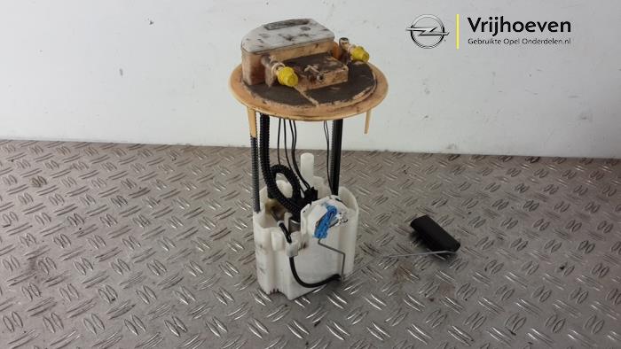 Gebruikte Tank element Pomp Opel Combo Cargo 1.6 CDTI 100 Prijs € 90,00 Margeregeling aangeboden door Autodemontage Vrijhoeven B.V.