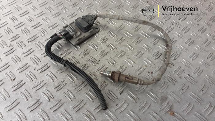 Gebruikte Nox sensor Opel Vivaro 2.0 CDTI 122 Prijs € 100,00 Margeregeling aangeboden door Autodemontage Vrijhoeven B.V.