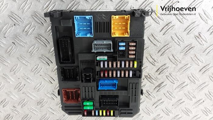 Computer Body Control van een Opel Combo Cargo 1.5 CDTI 100 2021