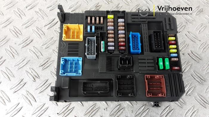 Computer Body Control van een Opel Combo Cargo 1.5 CDTI 100 2021