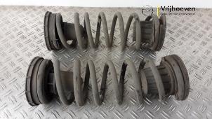 Gebruikte Schroefveer achter Opel Combo Cargo 1.5 CDTI 100 Prijs € 65,00 Margeregeling aangeboden door Autodemontage Vrijhoeven B.V.