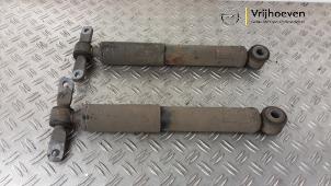 Gebruikte Schokdemper set Opel Combo Cargo 1.5 CDTI 100 Prijs € 60,00 Margeregeling aangeboden door Autodemontage Vrijhoeven B.V.