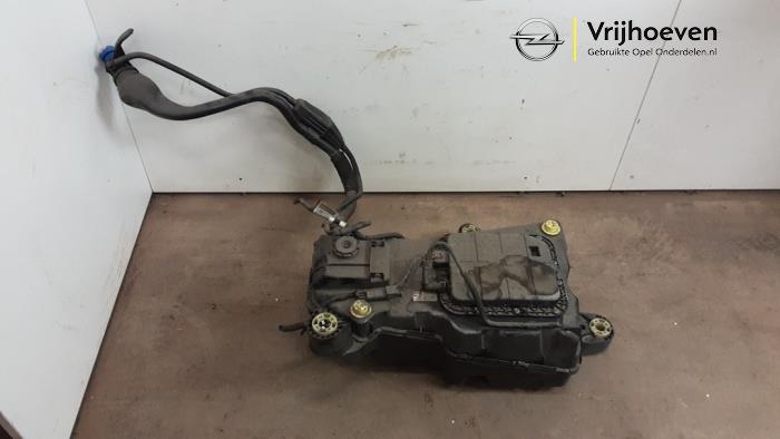 Gebruikte Tank adblue Opel Combo Cargo 1.5 CDTI 100 Prijs € 300,00 Margeregeling aangeboden door Autodemontage Vrijhoeven B.V.