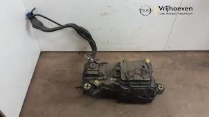 Gebruikte Adblue tank Opel Combo Cargo 1.5 CDTI 100 Prijs € 375,00 Margeregeling aangeboden door Autodemontage Vrijhoeven B.V.