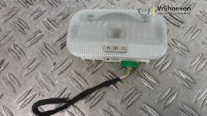 Gebruikte Binnenverlichting voor Opel Vivaro 2.0 CDTI 122 Prijs € 20,00 Margeregeling aangeboden door Autodemontage Vrijhoeven B.V.