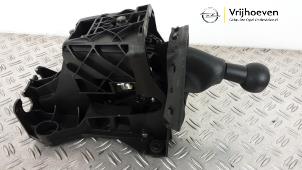 Gebruikte Versnellingspook Opel Combo Cargo 1.6 CDTI 100 Prijs € 45,00 Margeregeling aangeboden door Autodemontage Vrijhoeven B.V.