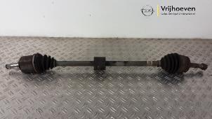 Gebruikte Aandrijfas rechts-voor Opel Tigra Twin Top 1.8 16V Prijs € 25,00 Margeregeling aangeboden door Autodemontage Vrijhoeven B.V.