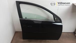 Gebruikte Deur 4Deurs rechts-voor Opel Signum (F48) 2.2 direct 16V Prijs € 50,00 Margeregeling aangeboden door Autodemontage Vrijhoeven B.V.