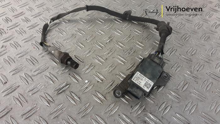 Gebruikte Nox sensor Opel Combo Cargo 1.5 CDTI 100 Prijs € 40,00 Margeregeling aangeboden door Autodemontage Vrijhoeven B.V.