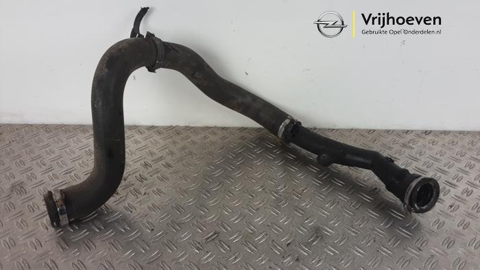 Gebruikte Intercooler Slang Opel Combo Cargo 1.5 CDTI 100 Prijs € 25,00 Margeregeling aangeboden door Autodemontage Vrijhoeven B.V.