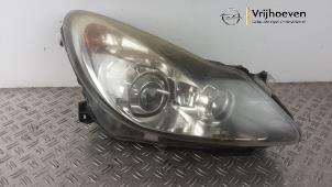 Gebruikte Koplamp rechts Opel Corsa D 1.4 16V Twinport Prijs € 200,00 Margeregeling aangeboden door Autodemontage Vrijhoeven B.V.
