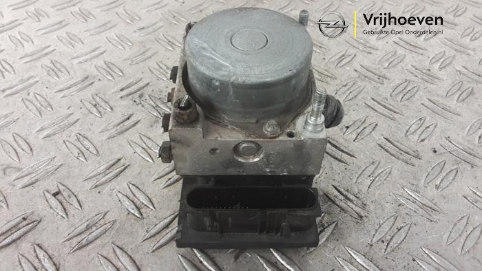 Gebruikte ABS Pomp Opel Corsa D 1.4 16V Twinport Prijs € 200,00 Margeregeling aangeboden door Autodemontage Vrijhoeven B.V.