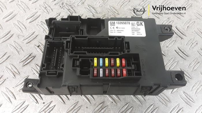 Gebruikte Computer Body Control Opel Corsa D 1.4 16V Twinport Prijs € 60,00 Margeregeling aangeboden door Autodemontage Vrijhoeven B.V.
