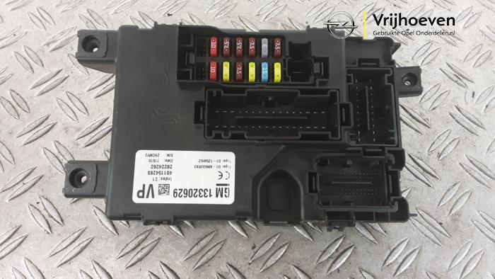 Gebruikte Computer Body Control Opel Corsa D 1.6i OPC 16V Turbo Prijs € 60,00 Margeregeling aangeboden door Autodemontage Vrijhoeven B.V.