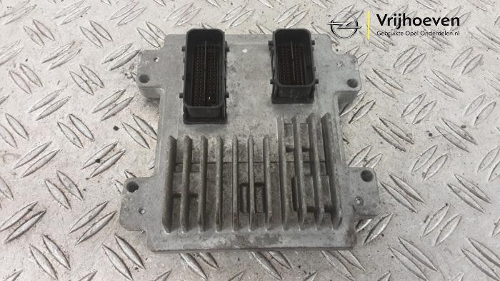 Gebruikte Computer Motormanagement Opel Corsa E 1.6 OPC Turbo 16V Prijs € 100,00 Margeregeling aangeboden door Autodemontage Vrijhoeven B.V.