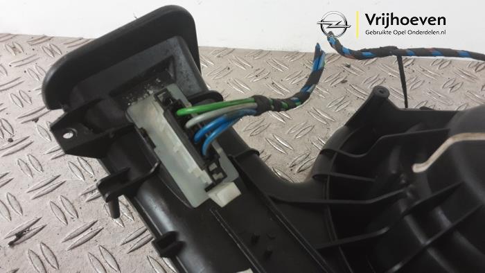 Kachel Ventilatiemotor van een Opel Vectra C Caravan 2.2 DIG 16V 2003