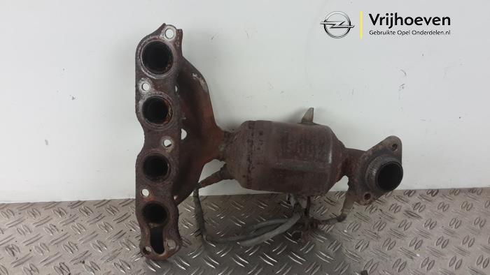 Uitlaatspruitstuk + katalysator van een Opel Agila (B) 1.2 16V 2011