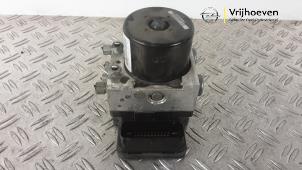 Gebruikte ABS Pomp Opel Zafira Tourer (P12) 2.0 CDTI 16V 130 Ecotec Prijs € 125,00 Margeregeling aangeboden door Autodemontage Vrijhoeven B.V.