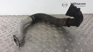 Gebruikte Intercooler Slang Opel Zafira Tourer (P12) 2.0 CDTI 16V 130 Ecotec Prijs € 100,00 Margeregeling aangeboden door Autodemontage Vrijhoeven B.V.