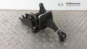 Gebruikte Versnellingspook Opel Zafira Tourer (P12) 2.0 CDTI 16V 130 Ecotec Prijs € 50,00 Margeregeling aangeboden door Autodemontage Vrijhoeven B.V.