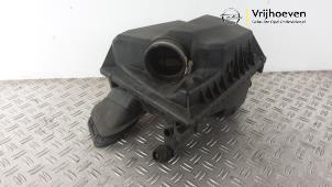 Gebruikte Luchtfilterhuis Opel Zafira Tourer (P12) 2.0 CDTI 16V 130 Ecotec Prijs € 30,00 Margeregeling aangeboden door Autodemontage Vrijhoeven B.V.