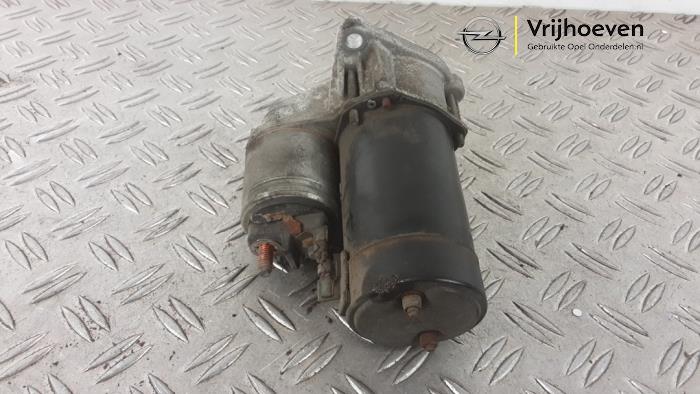 Gebruikte Startmotor Opel Corsa C (F08/68) 1.2 16V Twin Port Prijs € 20,00 Margeregeling aangeboden door Autodemontage Vrijhoeven B.V.