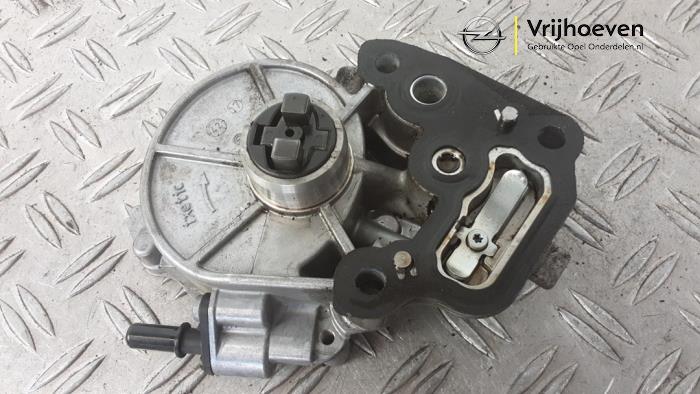 Gebruikte Vacuumpomp (Benzine) Opel Astra K 1.4 Turbo 16V Prijs € 50,00 Margeregeling aangeboden door Autodemontage Vrijhoeven B.V.