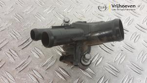 Gebruikte Thermostaathuis Opel Astra K 1.0 Turbo 12V Prijs € 40,00 Margeregeling aangeboden door Autodemontage Vrijhoeven B.V.