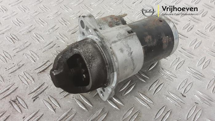 Startmotor van een Opel Agila (B) 1.2 16V 2011