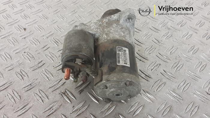 Startmotor van een Opel Agila (B) 1.2 16V 2011
