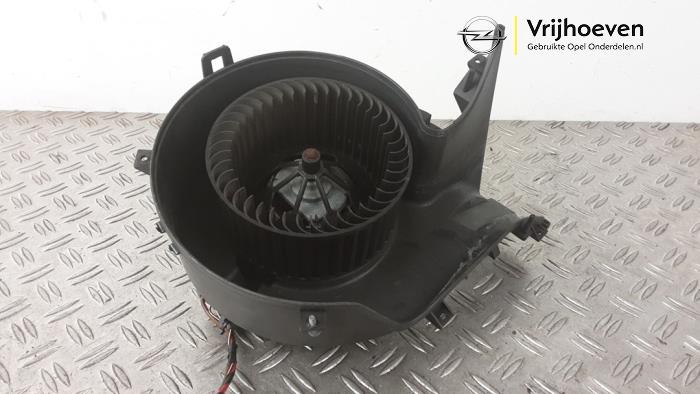 Kachel Ventilatiemotor van een Opel Vectra C 1.8 16V 2003