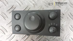 Gebruikte Licht Schakelaar Opel Vectra C 2.2 16V Prijs € 20,00 Margeregeling aangeboden door Autodemontage Vrijhoeven B.V.