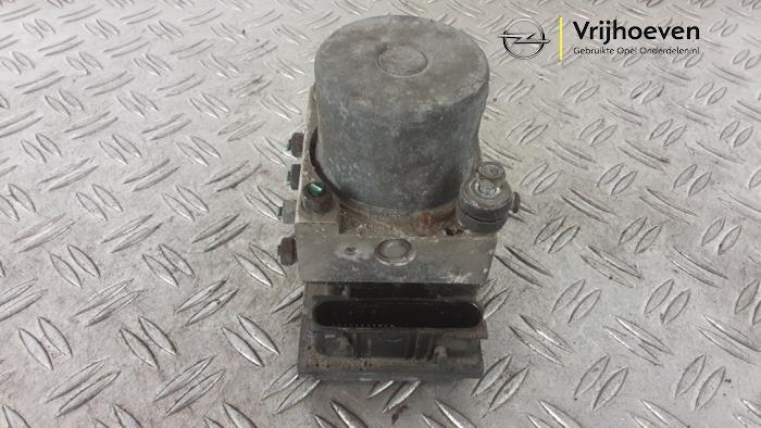 Gebruikte ABS Pomp Opel Corsa C (F08/68) 1.3 CDTi 16V Prijs € 30,00 Margeregeling aangeboden door Autodemontage Vrijhoeven B.V.