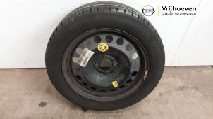 Gebruikte Reserveband Opel Corsa E 1.4 16V Prijs € 60,00 Margeregeling aangeboden door Autodemontage Vrijhoeven B.V.