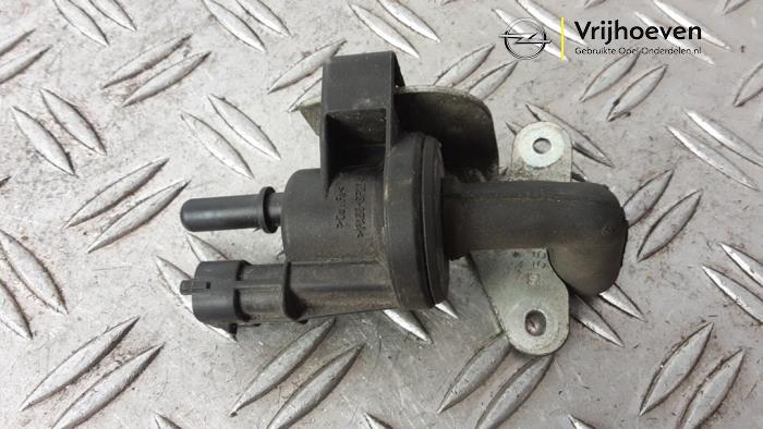 Gebruikte Evap klep Opel Corsa E 1.2 16V Prijs € 30,00 Margeregeling aangeboden door Autodemontage Vrijhoeven B.V.