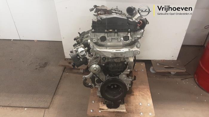 Gebruikte Motor Opel Grandland (X) 1.2 Turbo 12V Prijs € 2.700,00 Margeregeling aangeboden door Autodemontage Vrijhoeven B.V.