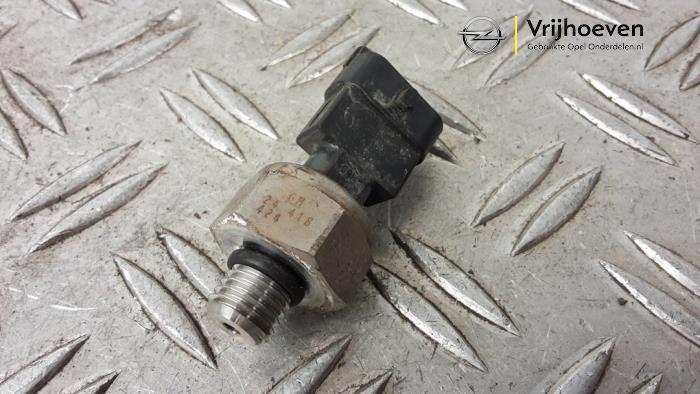 Gebruikte Brandstofdruk sensor Opel Vectra C Caravan 2.2 DIG 16V Prijs € 80,00 Margeregeling aangeboden door Autodemontage Vrijhoeven B.V.