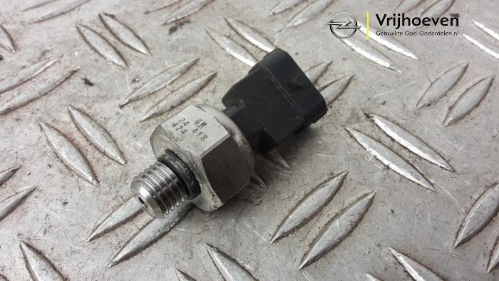 Gebruikte Brandstofdruk sensor Opel Vectra C Caravan 2.2 DIG 16V Prijs € 80,00 Margeregeling aangeboden door Autodemontage Vrijhoeven B.V.