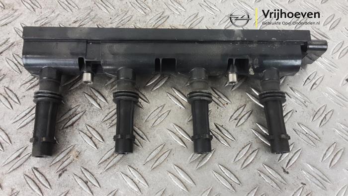 Gebruikte Bobine Opel Corsa E 1.4 16V Prijs € 40,00 Margeregeling aangeboden door Autodemontage Vrijhoeven B.V.